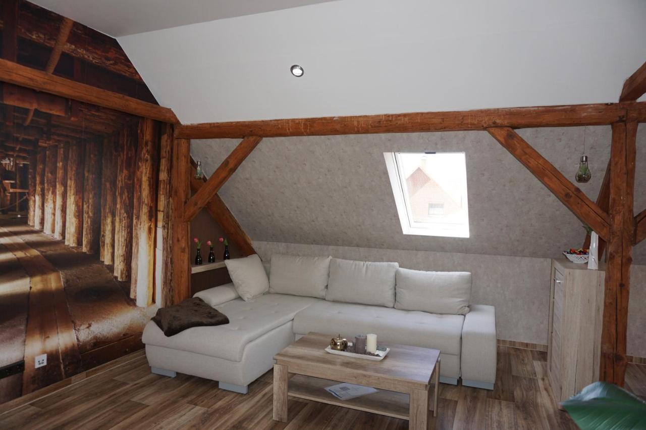 Aussergewoehnliche Dachgeschosswohnung Königslutter am Elm Exterior foto
