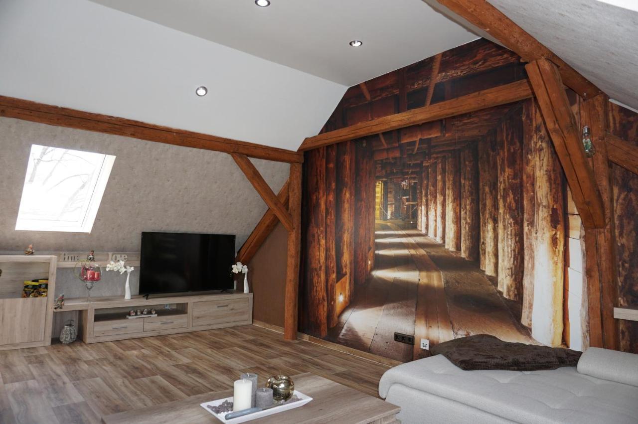 Aussergewoehnliche Dachgeschosswohnung Königslutter am Elm Exterior foto